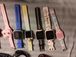 10+ Smart Watch Bundle. Untested For Parts. Multiple Brands - Photo 1 sur 17