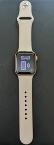 Apple Watch SE (1st Gen) 40mm Rose Gold Beige Silicone Band - GPS LTE - Nice - Photo 1 sur 4