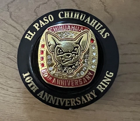 El Paso Chihuahuas 10th Anniversary Ring PCL Padres Triple A includes box Cover