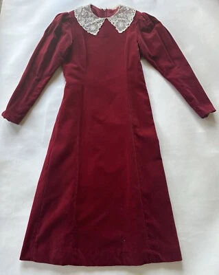 Vestido de terciopelo rojo vintage años 80 Laura Ashley con cuello de encaje talla 10 Foto 1 de 4