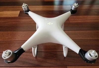 DJI Phantom 4 4K Drone - White WM330A DRONE FOR PARTS - See Photos - Image 1 of 4
