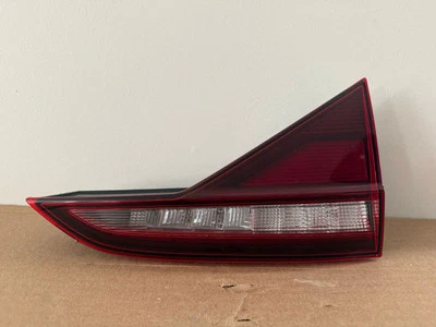 Volkswagen Jetta GLI 2019-2022 luz trasera izquierda del conductor interior montado en el maletero OEM 786 Foto 1 de 3