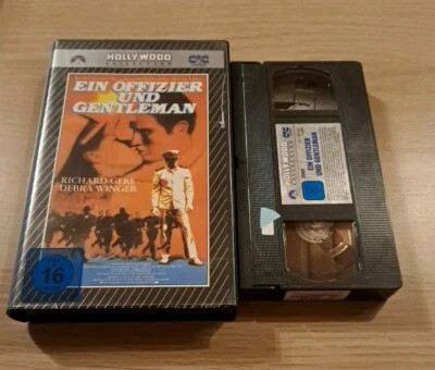 VHS | Ein Offizier und Gentleman  - Bild 1 von 3