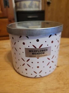 RARE Bath & Body Works White Barn WILDFLOWER MEADOW 14.5 oz. FRAGRANCED CANDLE  - Picture 1 of 7