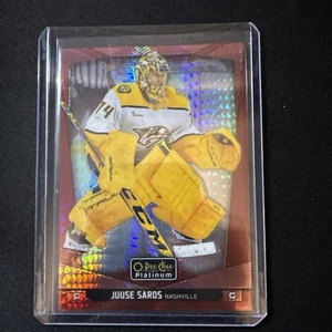 2024-25 O-Pee-Chee Platinum Juuse Saros prisma rojo/199 Predators - Imagen 1 de 2