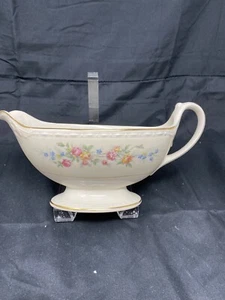 Homer Laughlin Georgian Eggshell Gravy Boat Floral Pattern Made In The USA - Picture 1 of 7