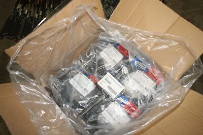 Box of 50 Tripp-Lite VGA Monitor Replacement Gold Cable HD15 P512-015 - Image 1 of 3