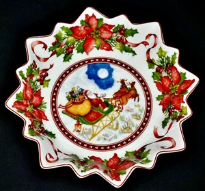 Villeroy & Boch Toy's Fantasy Santa's Flight 10" Pastry Plate New In Box - Picture 1 of 3