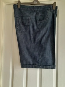 Ladies Never Worn Size 20 Smart Lightweight Denim Tailored Bermuda Shorts. - Picture 1 of 11