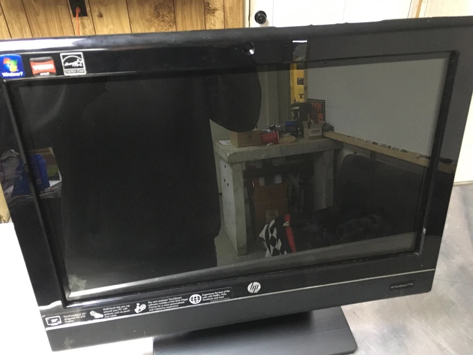 HP Touchsmart 310-1125f AIO 20in Athlon II x2 245e 2.9GHz 4GB 0HDD Boots No PSU - Image 1 of 4