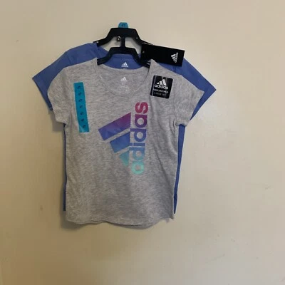Adidas Niña 4 Años 3 Piezas Nuevo con Etiquetas. Conjunto 2 - Camisetas y pantalones cortos gris/azul/rosa  Foto 1 de 4