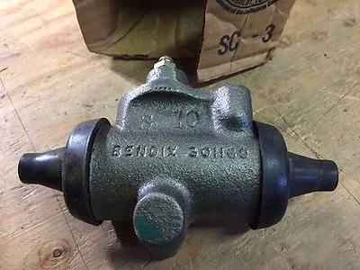 Camión Dodge M375 1969-73 OEM NOS Mopar cilindro de freno trasero derecho 3633312 Foto 1 de 2