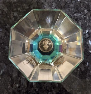 Royal Mint One Pound Encased Coin Paperweight Glass/Plexiglass 1990 - Picture 1 of 12