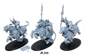 Warhammer Warriors of Chaos Slaves to Darkness Varanguard A38 - Picture 1 of 1