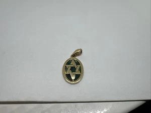 Ciondolo stella di David vintage in oro 14 carati forma ovale con pietra verde Eilat - 2,18 g - Foto 1 di 13
