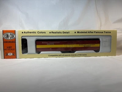 HO Scale Con-Cor 0001-001048 Royal American Shows 60’ MHC Box Car Kit - Image 1 of 4
