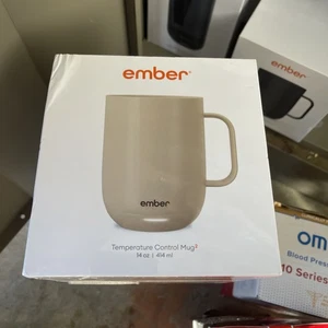Taza de café con calefacción controlada por aplicación inteligente Ember Mug 2 - piedra de arena de 10 oz (CM191400US) - Imagen 1 de 2