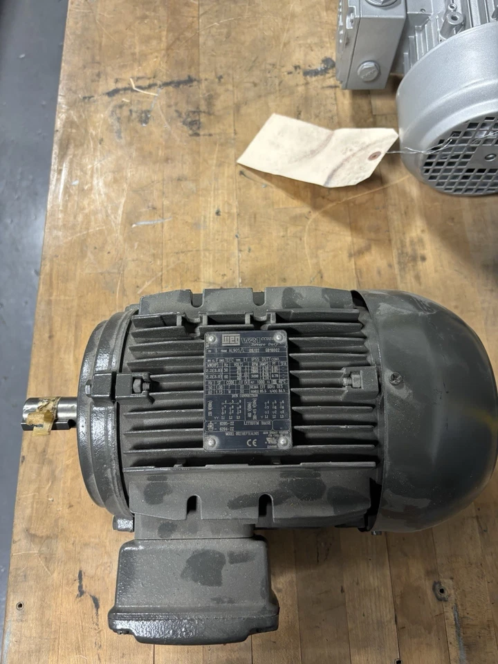 NEW NO BOX WEG AL90S/L SEVERE DUTY MOTOR W21 3 Phase 60 Hz 00236EP3EAL90S - Image 1 of 4
