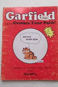 Garfield "Crosses Your Path" Kreuzstich Bastelheft von Millcraft 1978 - Bild 1 von 3
