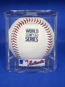 2020 World Series Memorabilia 2 Baseballs, Pin, Patch LA Dodgers Tampa Bay Rays - Bild 1 von 10