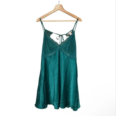 Nuevo con etiquetas Camisón Victoria’s Secret Verde Esmeralda Satinado Encaje Chemise Slip XL Foto 1 de 3