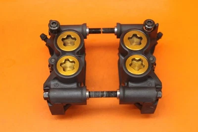 04-06 YAMAHA YZF R1 OEM RIGHT LEFT FRONT BRAKE CALIPER SET WITH PADS - Image 1 of 4