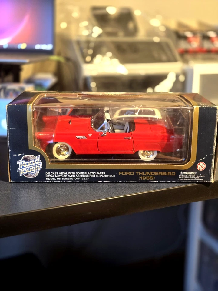 Yat Ming 1955 Road Signature Ford Thunderbird 1:18 Diecast Car