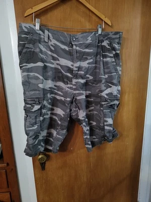 Paper Denim & Cloth Camouflage Cargo Short EUC 100% Cotton size 42 - Image 1 of 4