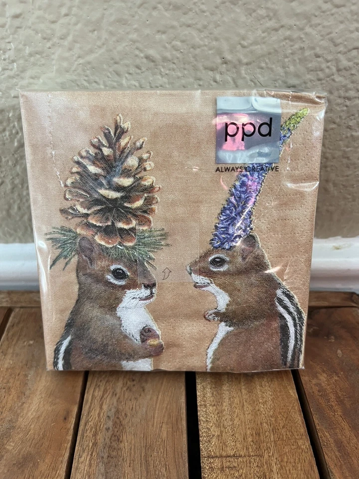 Paperproducts Designs "chipmunk Courtship by Vicki Sawyer" Paper Napkins Gold