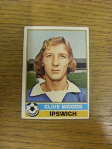 1977/1978 Trade Card: Ipswich Town - Clive Woods  [Card No.303] Topps Chewing Gu
