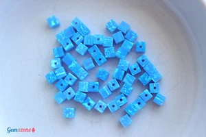 4 mm Blau Feuer Labor Opal Perlen Würfel Quadrat Lose Edelstein Zwischenring Vollloch 10 Stck. - Bild 1 von 7
