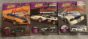 Lote 3 Johnny Lightning Mustang Classics Cobra Racer Mach 1 Saleen Racer LE - Imagen 1 de 7