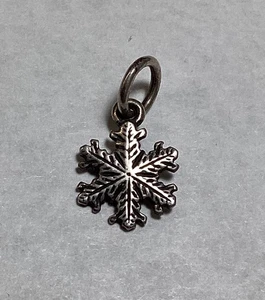 James Avery Sterling Aspen Snow Crystal Snowflake Charm 1/2" x 3/8" (0.7g) - Picture 1 of 4