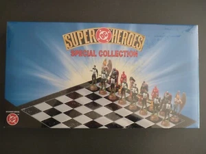 LOT DE 16 FIGURINES PVC PLASTIQUE DC COMICS EQUIPE ECHEC  SUPER HEROS - Foto 1 di 7