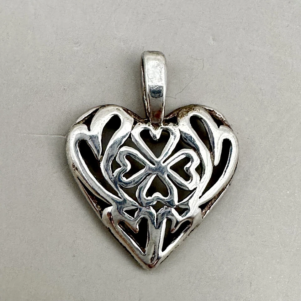 Colgante Corazón Trébol Cuatro Hojas Trébol de la Suerte Celta Trabajo Abierto Plata de Ley Foto 1 de 4