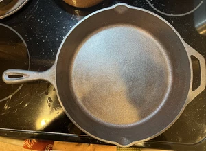 Lodge 10SK Cast Iron 12" Double Handle Double Pour Spout Skillet Made in USA - Picture 1 of 5