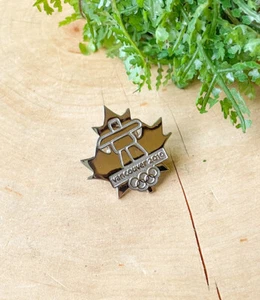 2010 Vancouver Winter Olympics British Columbia Pin Metal Maple Leaf Silver Logo - Picture 1 of 2