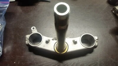 Suzuki GSXR 750 2007 | Triple árbol inferior | Usado OEM Foto 1 de 4
