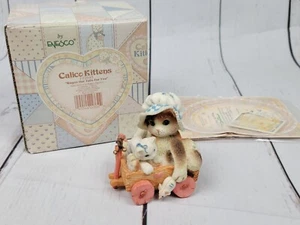 Enesco Calico Kittens 172693 "Wagon Our Tails For You" [Baby Wagon Figurine] - Bild 1 von 6
