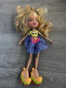 BRATZ MCA RAYA BLONDE DOLL- HAMBURGER SHOES - Picture 1 of 1