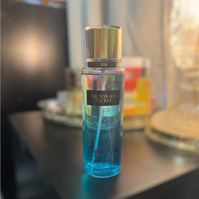 Bruma de fragancia azul Victoria's Secret Aqua Kiss Foto 1 de 4