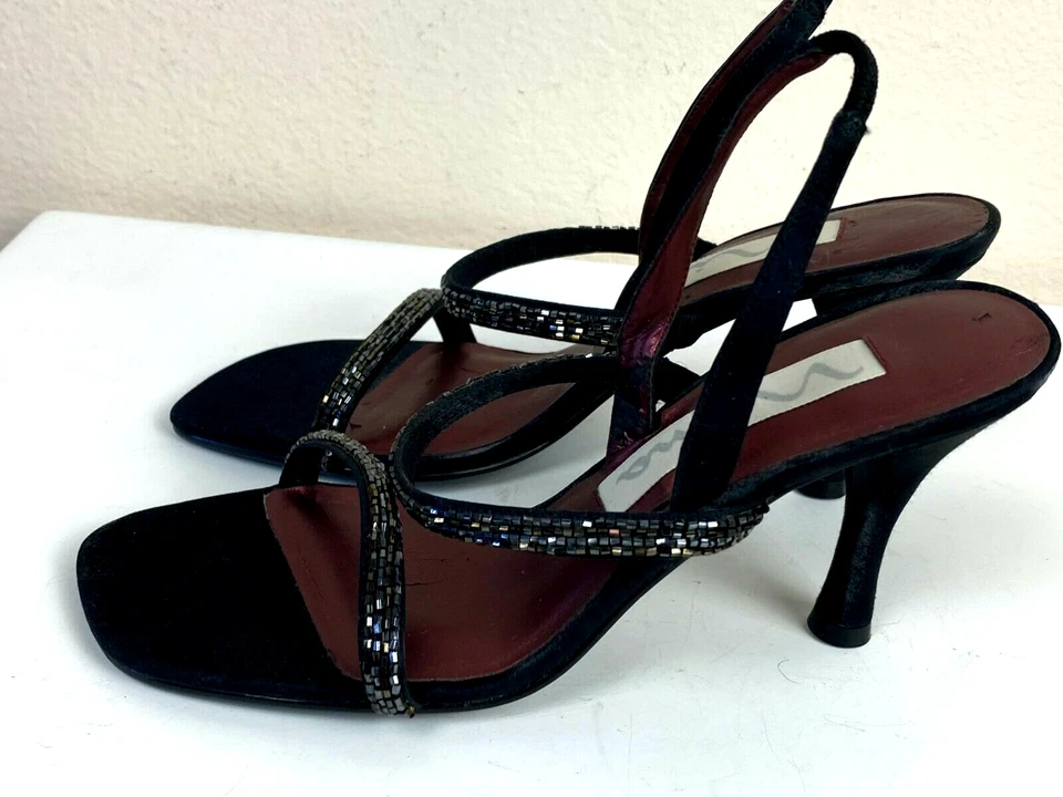 Sandalia negra con tiras Nina Vovan 6,5 M tacón de gatito cuentas punta abierta defectos de fiesta Foto 1 de 4