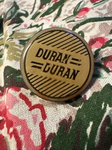 Duran Duran Vintage Años 80 Pin Trasero "Duran Duran" Prendedor Redondo Trasero - Imagen 1 de 3