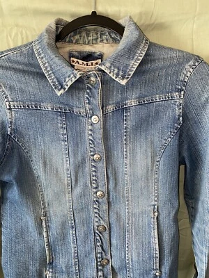 Chaqueta vaquera AMI pequeña T7 Foto 1 de 4