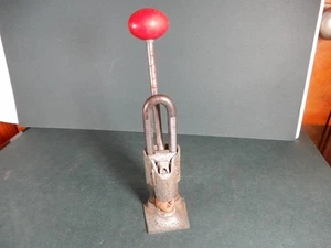 Dazey Churn & Mfg Nut Cracker Red Knob Working Good Condition - Picture 1 of 8