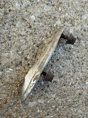 1964 1965 Ford Falcon украшение капота основание C4DB-16850-A винтажный OEM деталь - Изображение 1 из 4