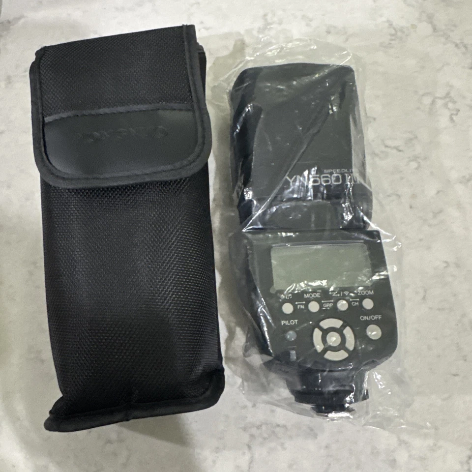 YONGNUO YN560 III Wireless Flash Speedlite Speedlight for Canon Nikon Pentax - Image 1 of 4