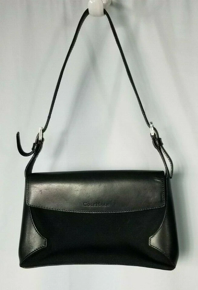 Bolso de Mano Cole Haan Negro Lino y Cuero, Ajustable Sobre el Hombro 9" x 6"  Foto 1 de 4