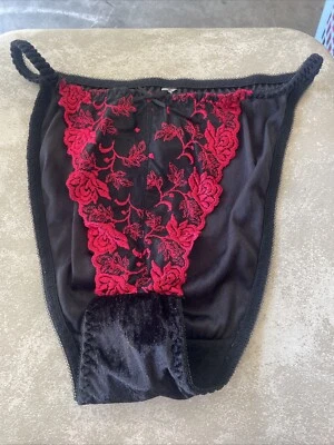 Bragas de encaje rojas de terciopelo negro vintage bikini de cuerda en L frente transparente corte alto Foto 1 de 4