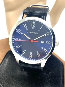 Reloj Caravelle by Bulova para hombre 43B161 cuarzo esfera azul plata negro correa de nailon - Imagen 1 de 13